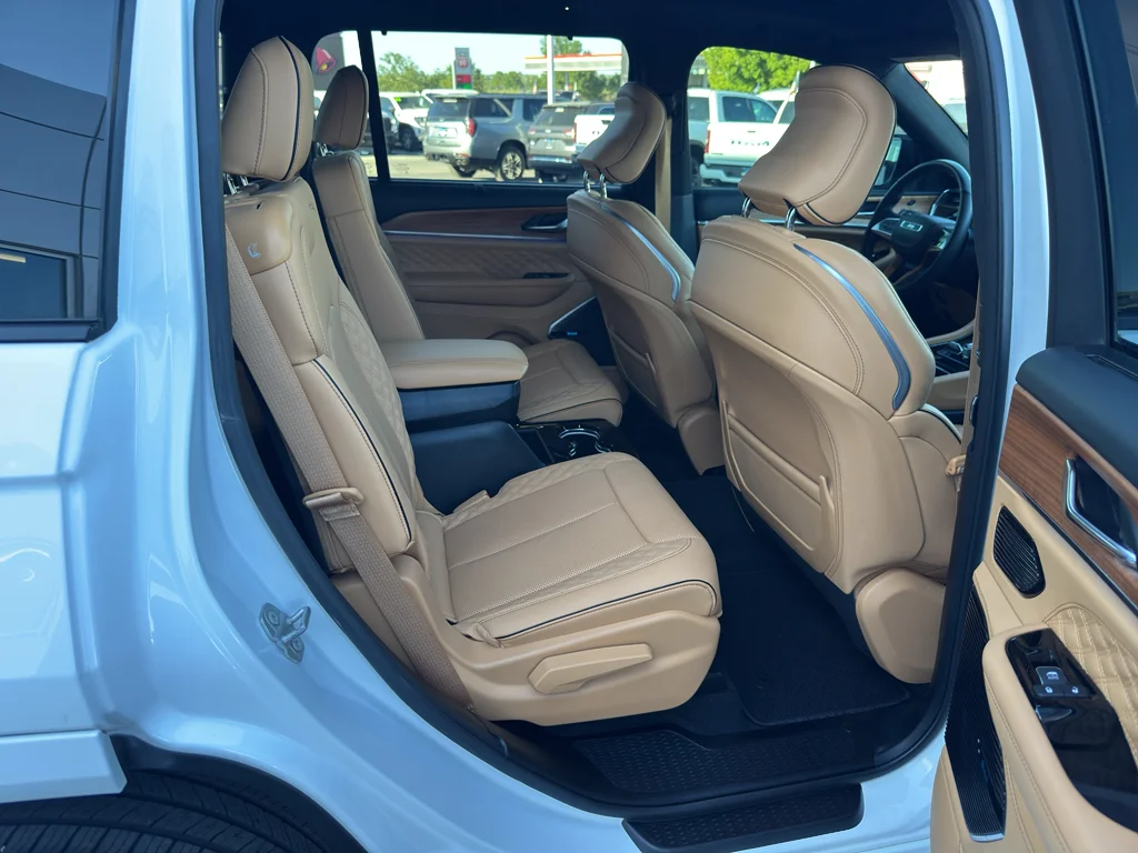 Used 2025 Bright White Clearcoat Jeep Summit Reserve image 14