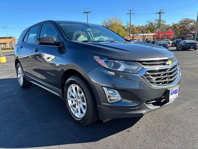 2018 Chevrolet Equinox LS photo 2