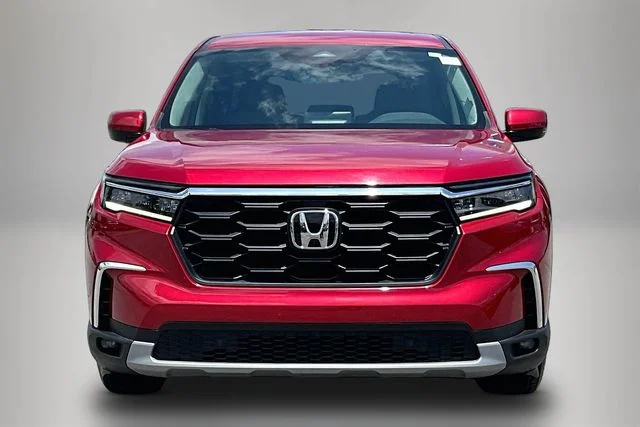 Used 2024 Radiant Red Metallic II Honda EX-L image 3