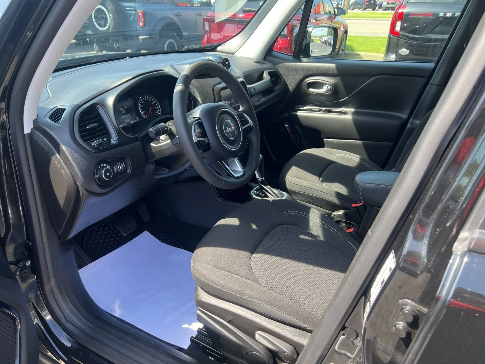 Used 2023 Black Clearcoat Jeep Altitude image 23