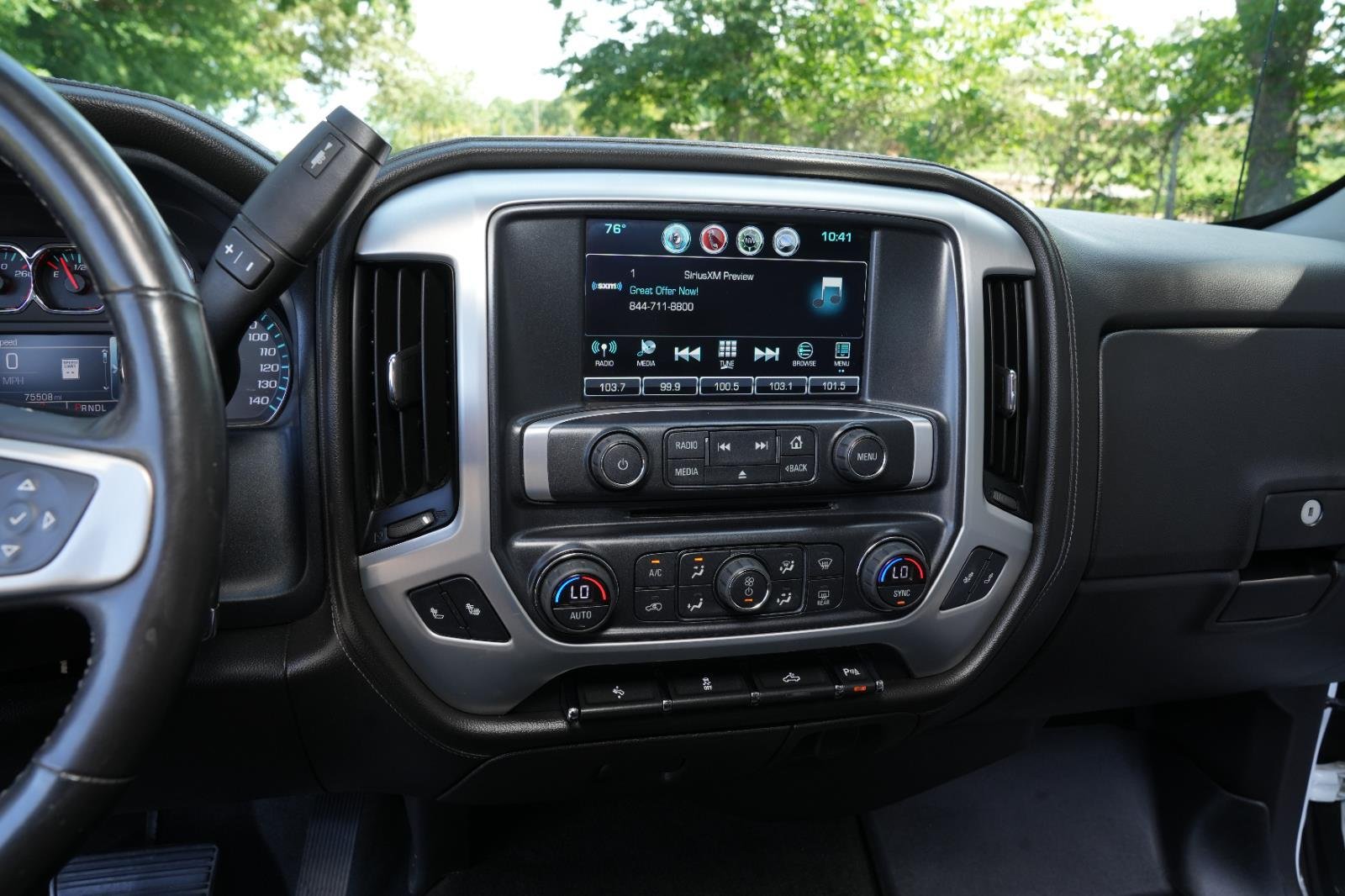 Used 2018 WHITE FROST TRICOAT GMC SLT image 26