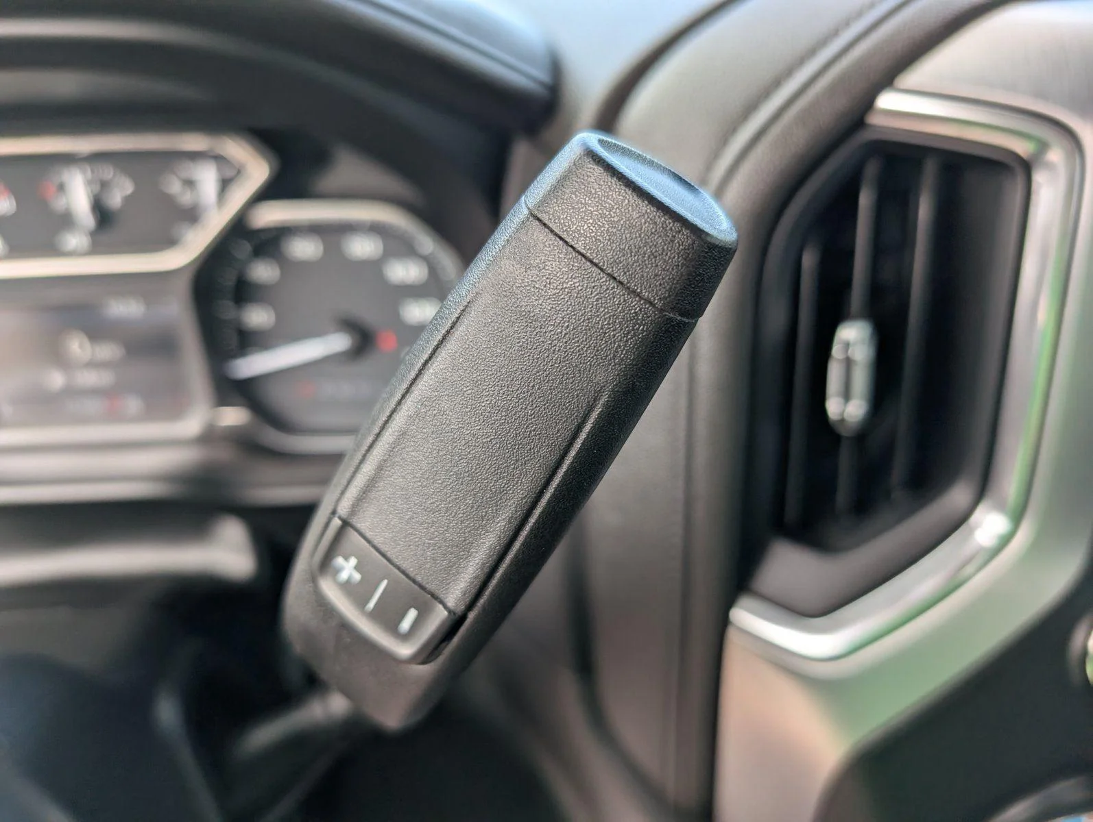 Used 2022 Satin Steel Metallic GMC Elevation image 21