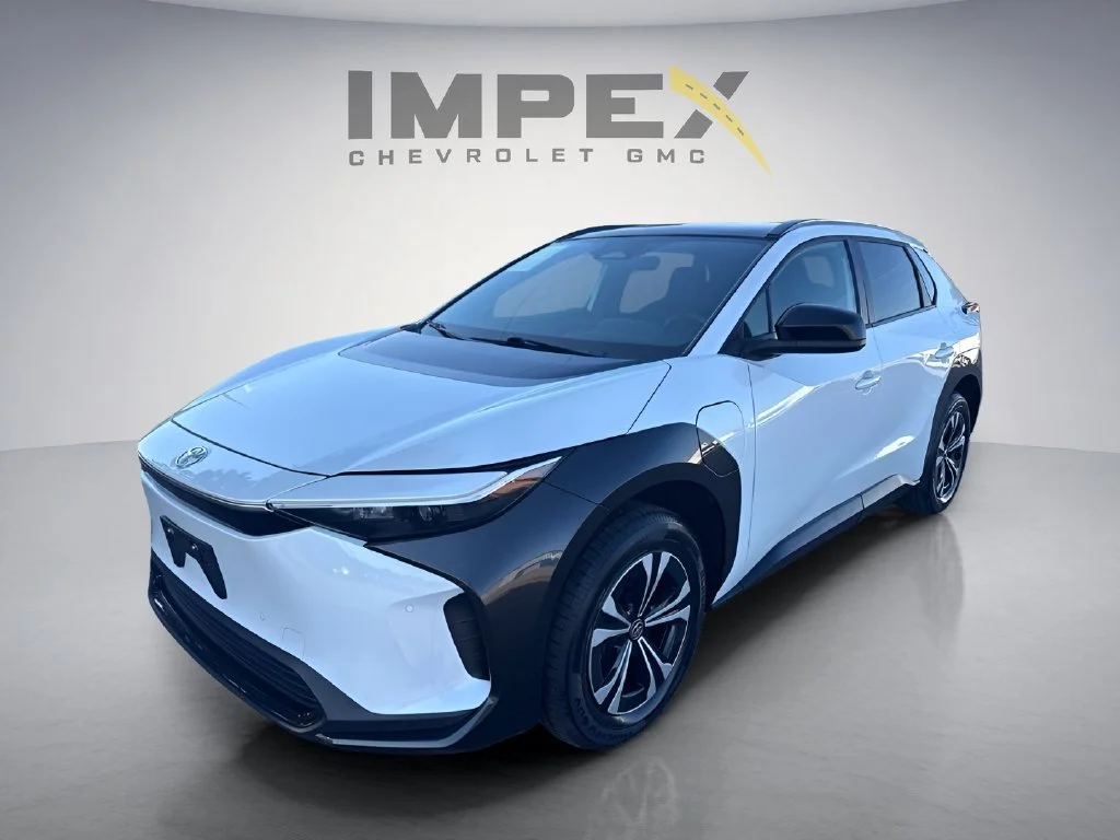 Used 2024 White Toyota XLE image 1