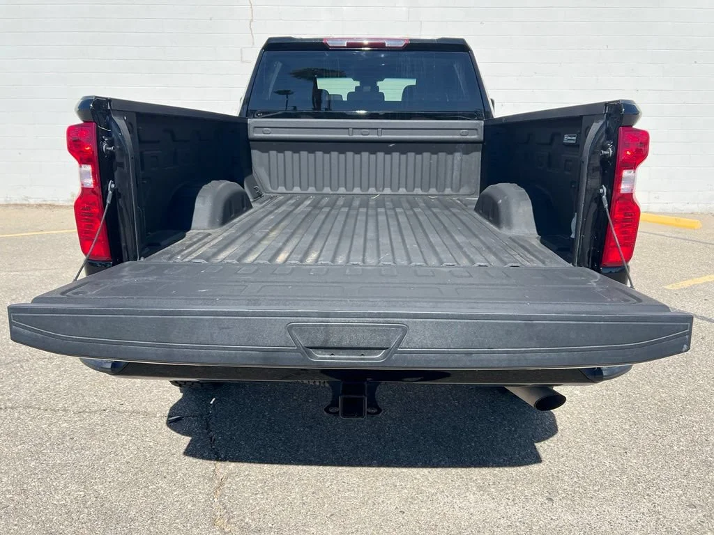 Used 2024 Black Chevrolet Custom image 5