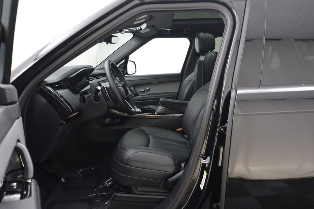 Certified Used 2026 Black Land Rover SE image 5