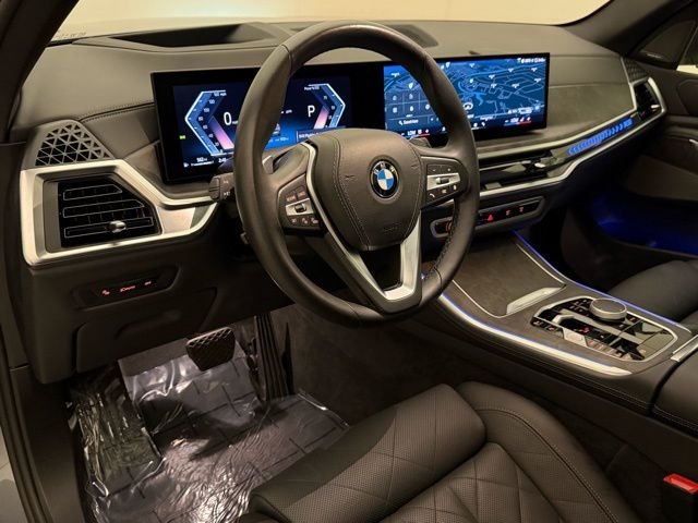 Used 2025 Skyscraper Gray Metallic BMW xDrive40i image 16