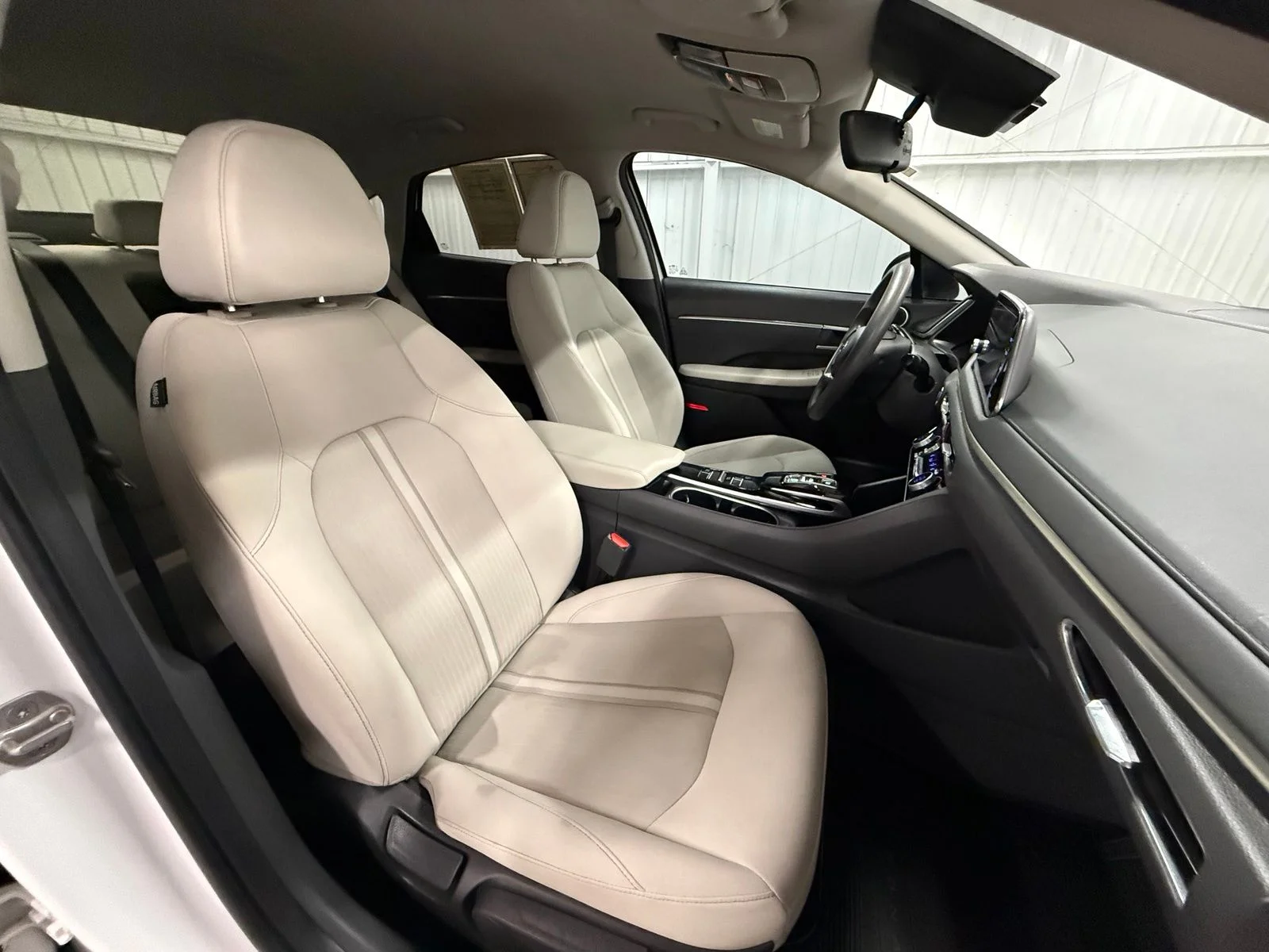 Used 2023 White Hyundai SEL image 23