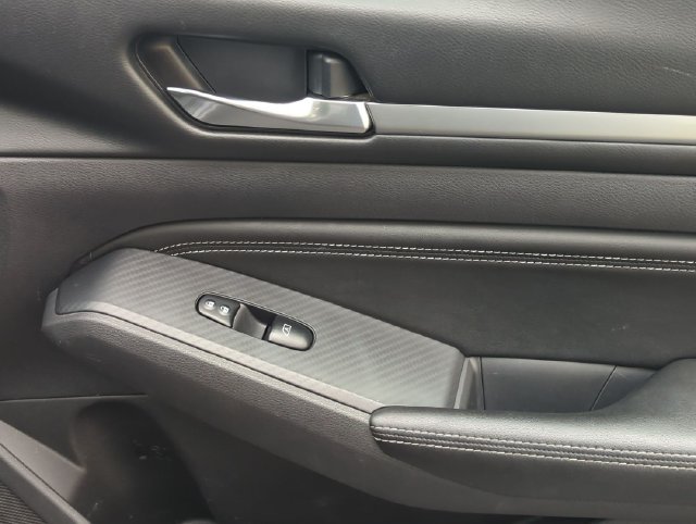Used 2019 Storm Blue Metallic Nissan 2.5 SV image 30