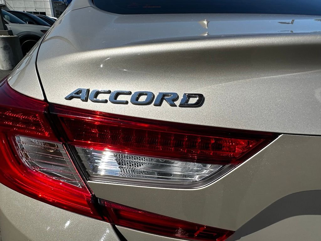 Used 2020 Gold Honda EX-L image 9