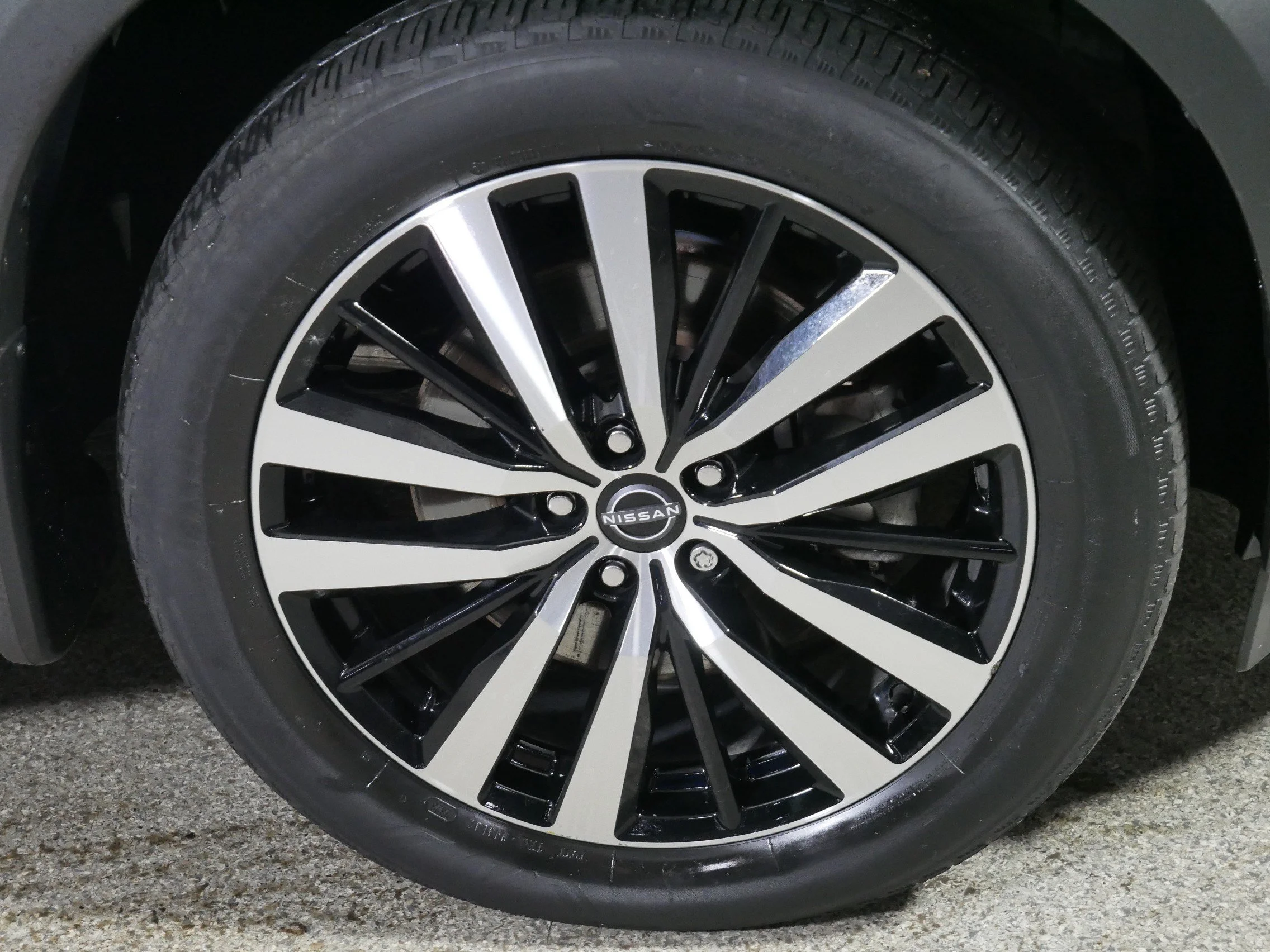 Used 2024 Solid Gray/Super Black Nissan Platinum image 15