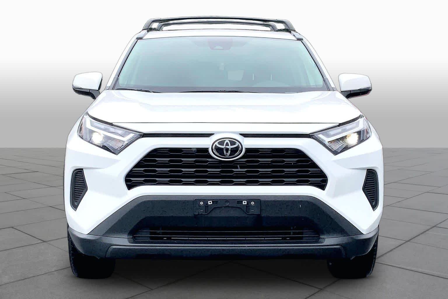 Used 2023 Ice Cap Toyota XLE image 4