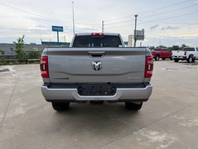 Used 2022 Billet Silver Metallic Clearcoat Ram Laramie image 4