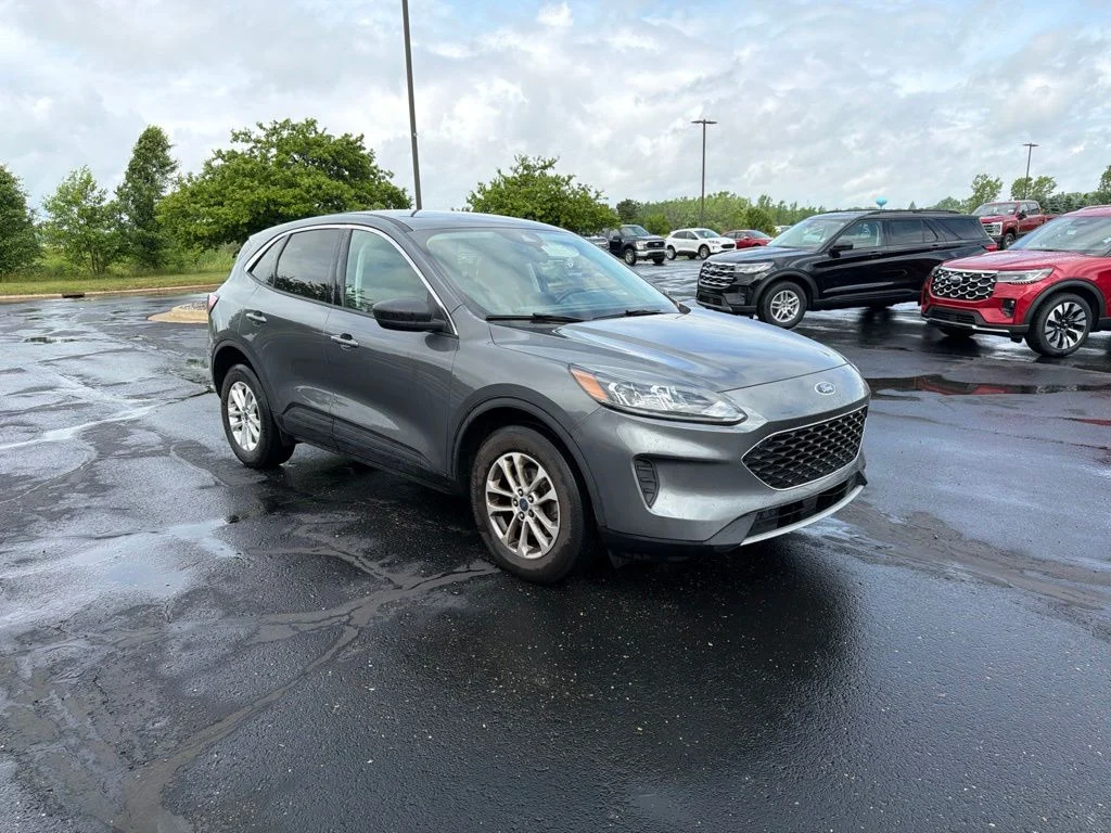 Used 2022 Carbonized Gray Metallic Ford SE image 1