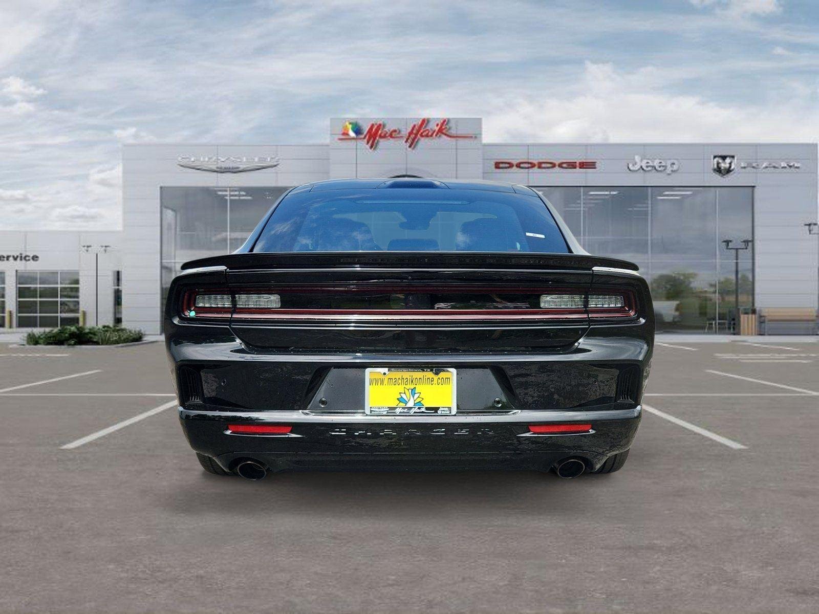 New 2026 Diamond Black Crystal Pearlcoat Dodge Scat Pack image 4