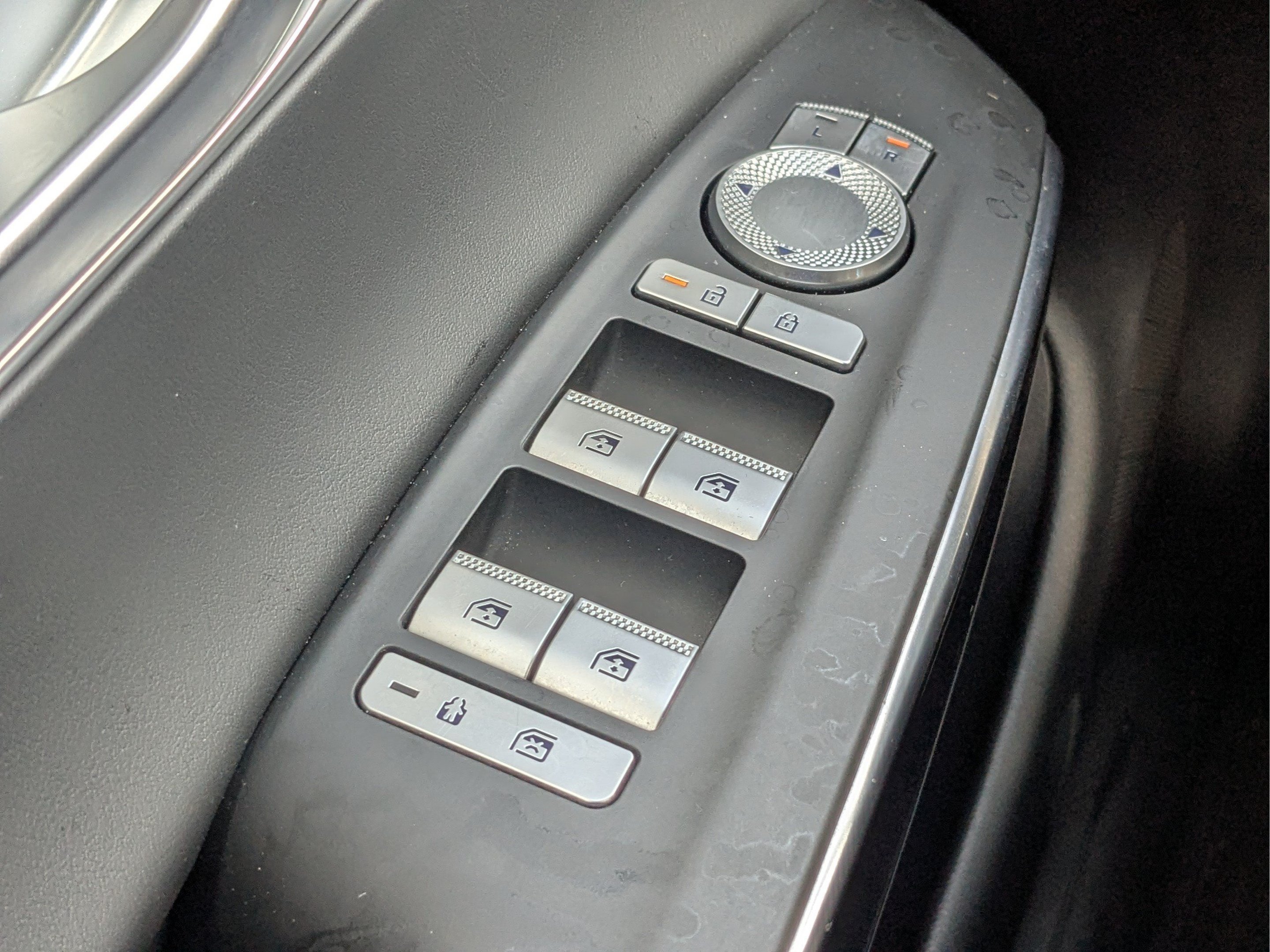 2026 GENESIS GV70 Standard - Photo 25