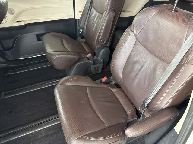Used 2021 White Toyota Platinum image 26