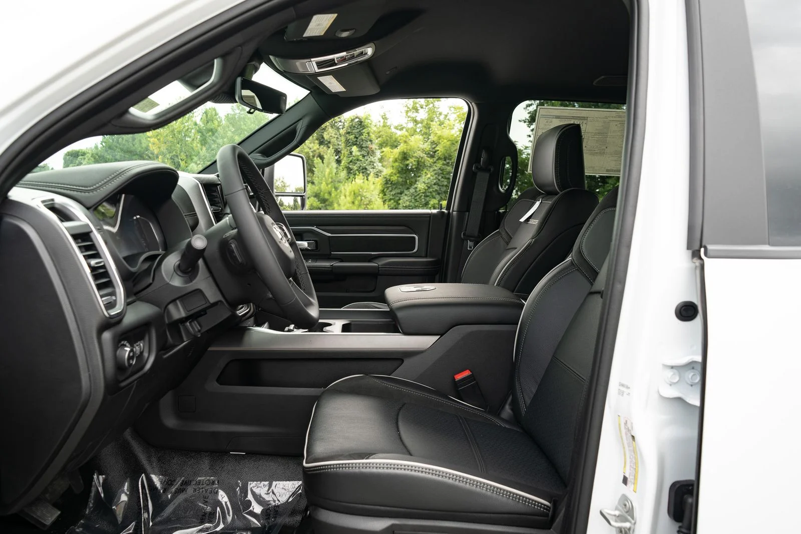 New 2026 Bright White Clearcoat RAM Tradesman image 29