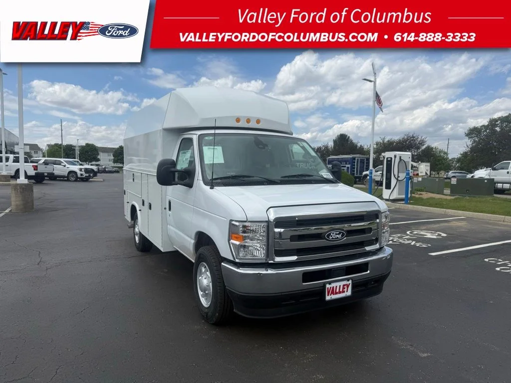 2026 Ford E-Series SRW E-350 Super Duty 138 in WB's photo