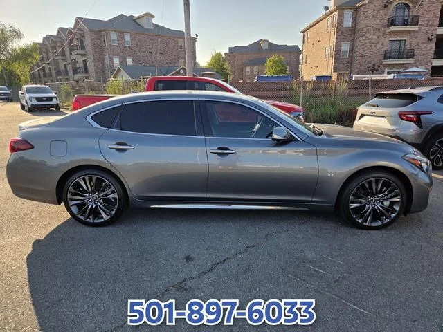 Used 2018 Gray INFINITI 3.7 image 3