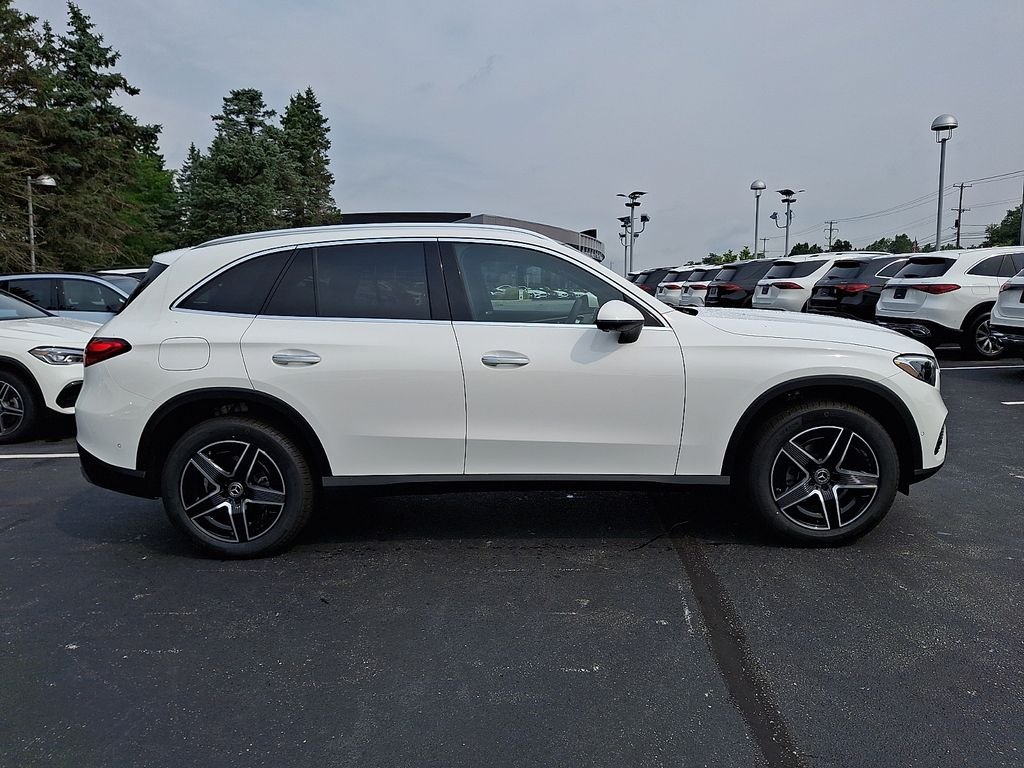 New 2026 Polar White Mercedes-Benz GLC 300 image 7