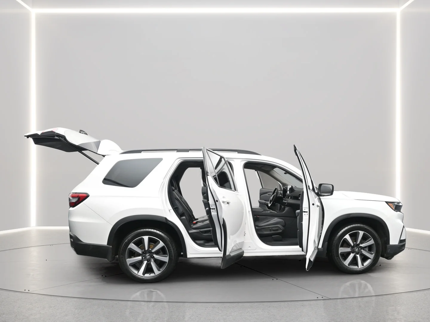 Used 2023 Platinum White Pearl Honda Touring image 12