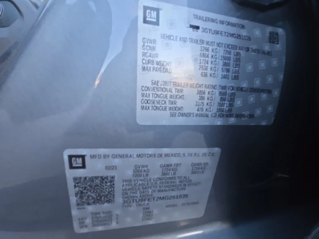 Used 2021 SATIN STEEL METALLIC GMC Denali image 31
