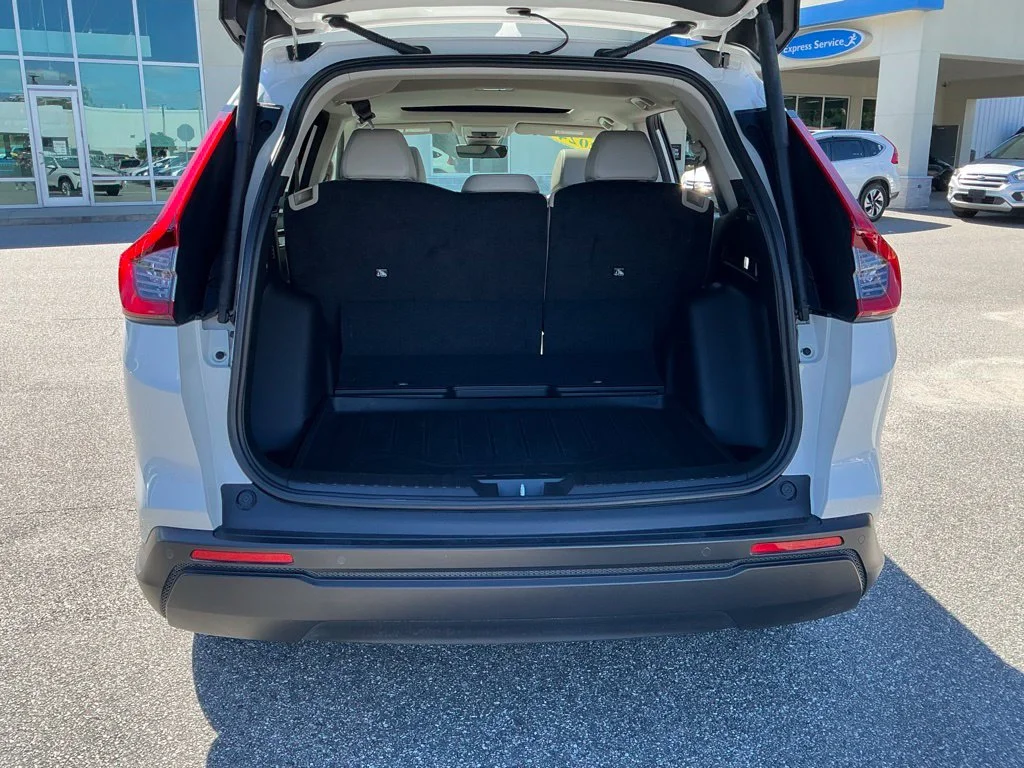 Used 2024  Honda EX-L image 17