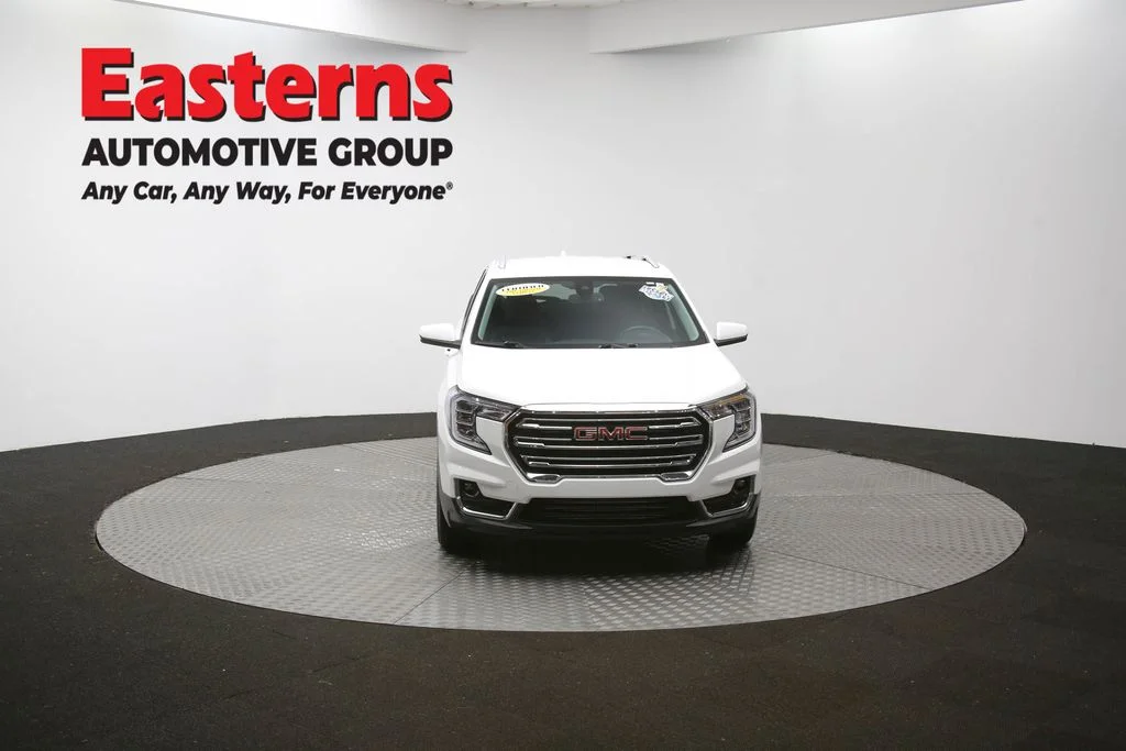 Used 2023 White GMC SLT image 54