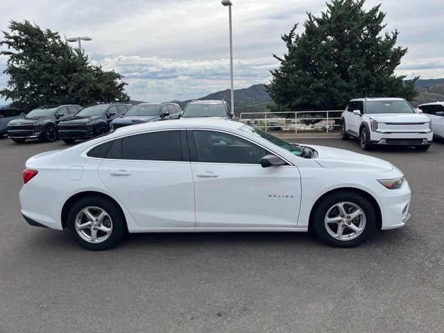 Used 2017 Summit White Chevrolet LS image 6