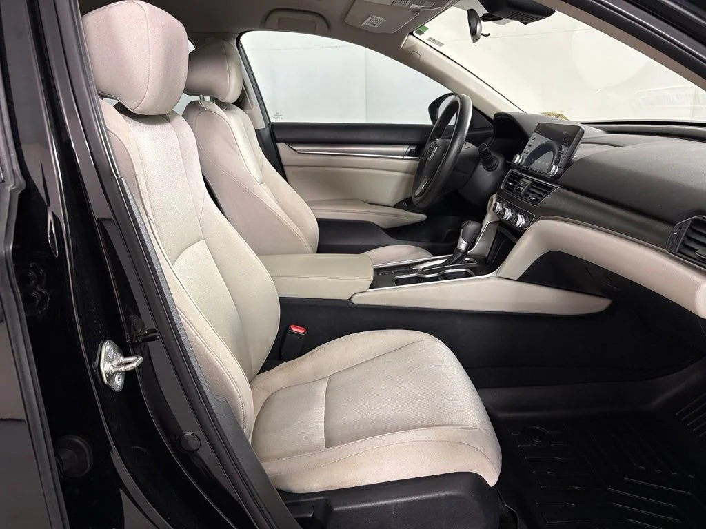 Used 2018  Honda LX image 39