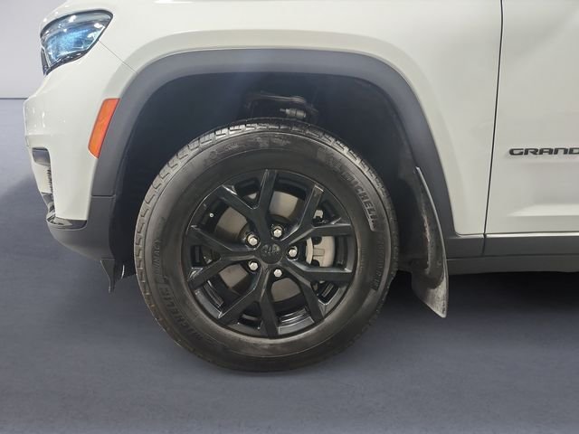 Certified Used 2024 White Jeep Altitude image 14