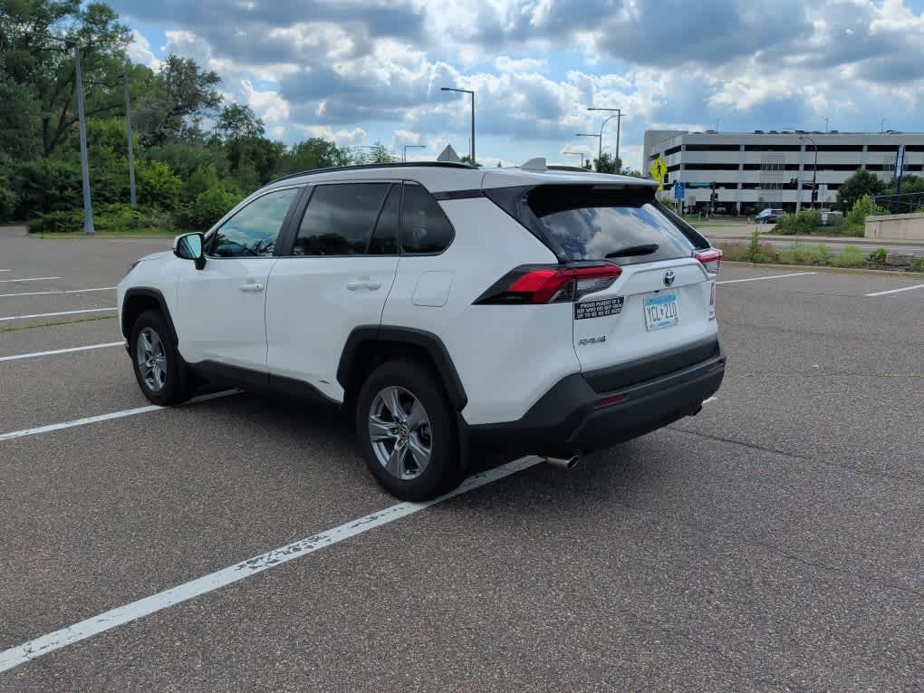 Used 2022 White Toyota Hybrid XLE image 4