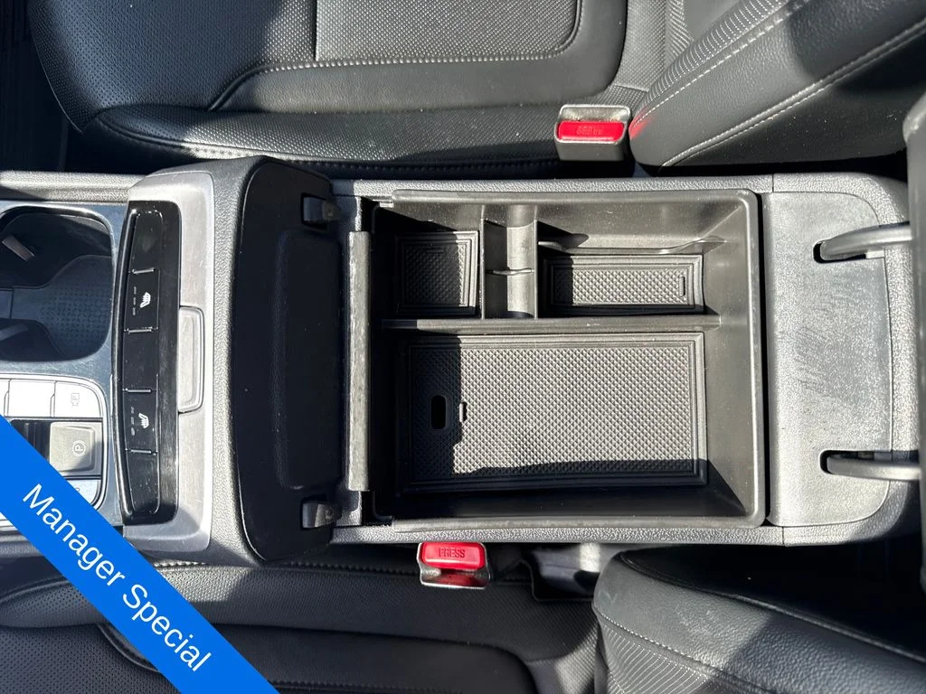 Used 2024 Gray Hyundai SEL image 27