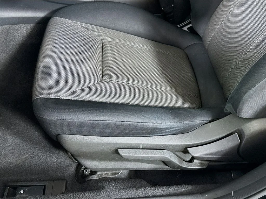 Used 2018 Black Subaru 2.0i image 22