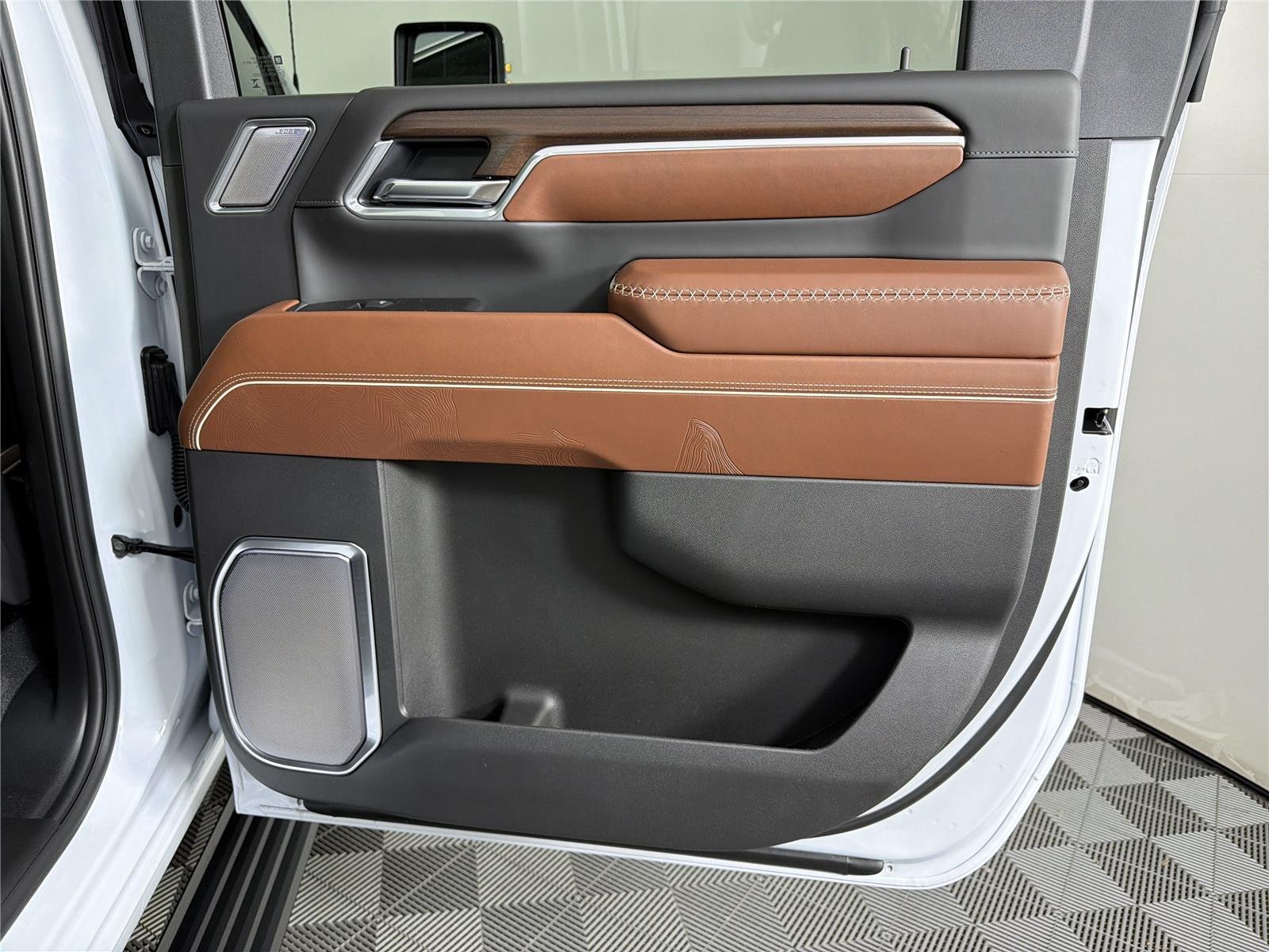 New 2026 Glacier White Tricoat GMC Denali Ultimate image 15