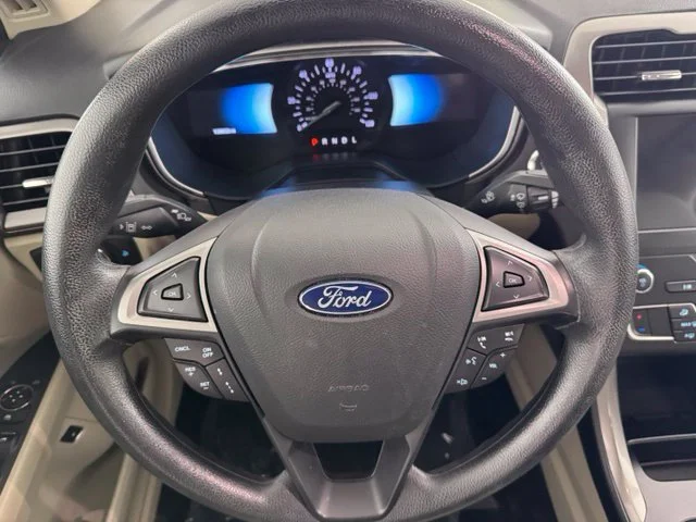 Used 2019 Blue Ford SE image 21