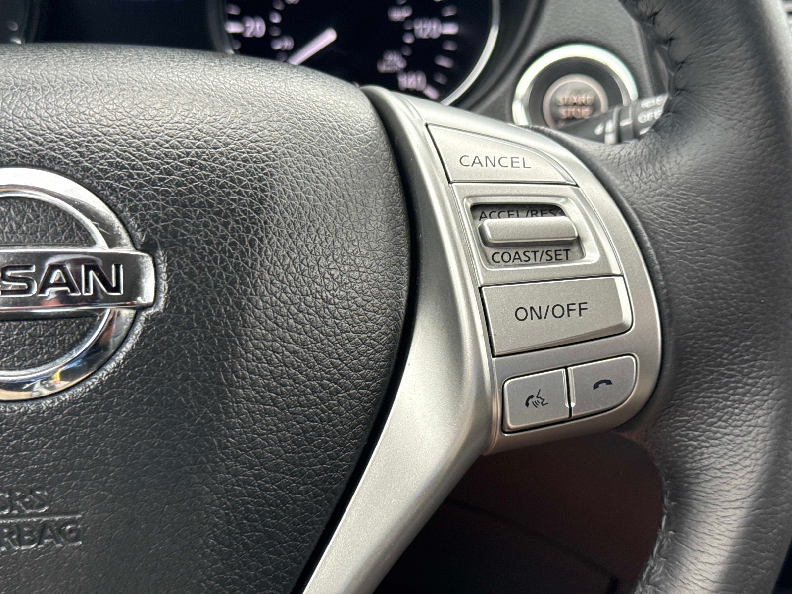 Used 2014 Graphite Blue Nissan SL image 29