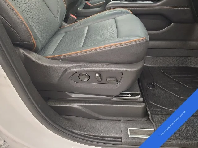Used 2025 Summit White GMC AT4 image 11