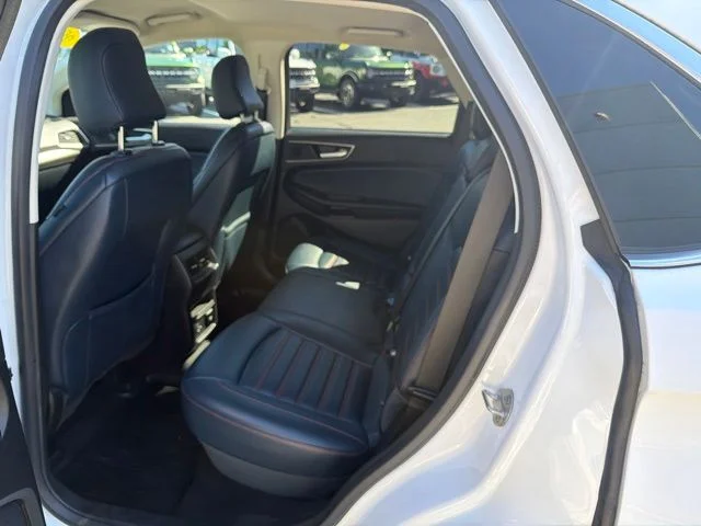 Used 2022 White Ford SEL image 23