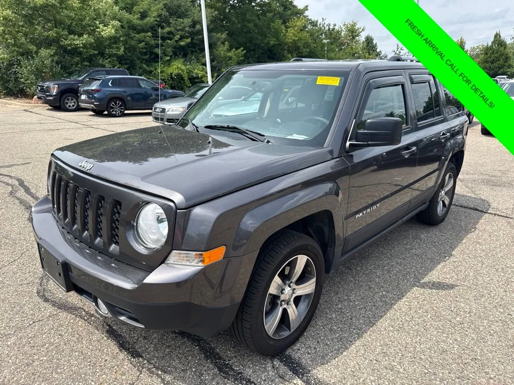 Used 2016 Gray Jeep Latitude image 1