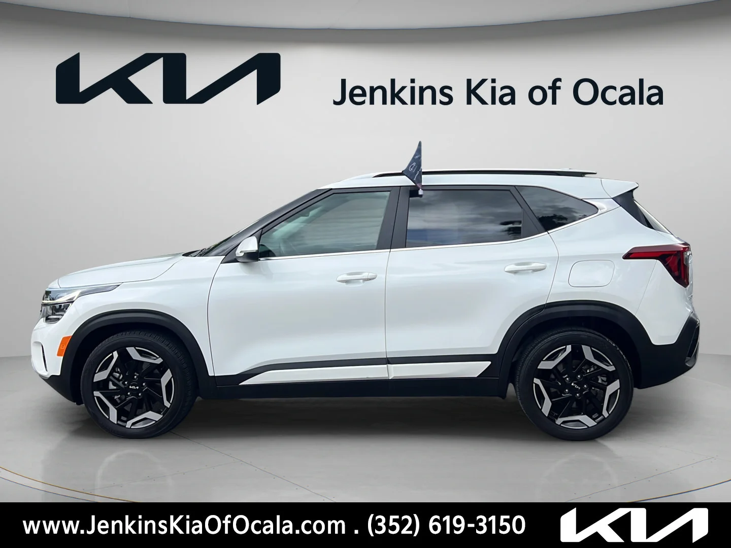 Used 2024 Snow White Pearl Kia SX image 6