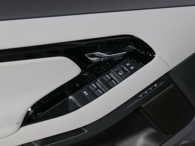 New 2026 Fuji White Land Rover Hoxton Edition image 27