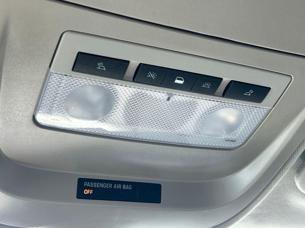 Used 2018 White Chevrolet Z71 image 38