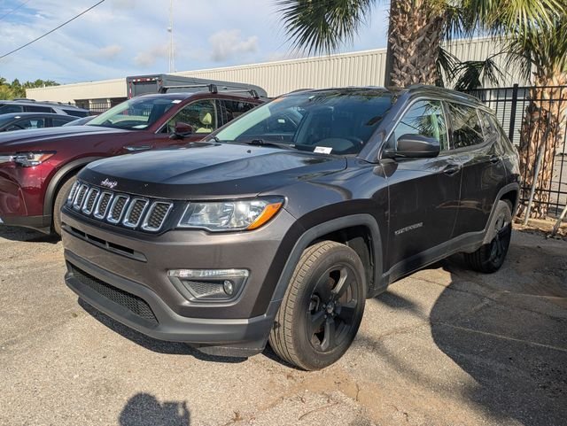 Used 2018 Gray Jeep Latitude image 1