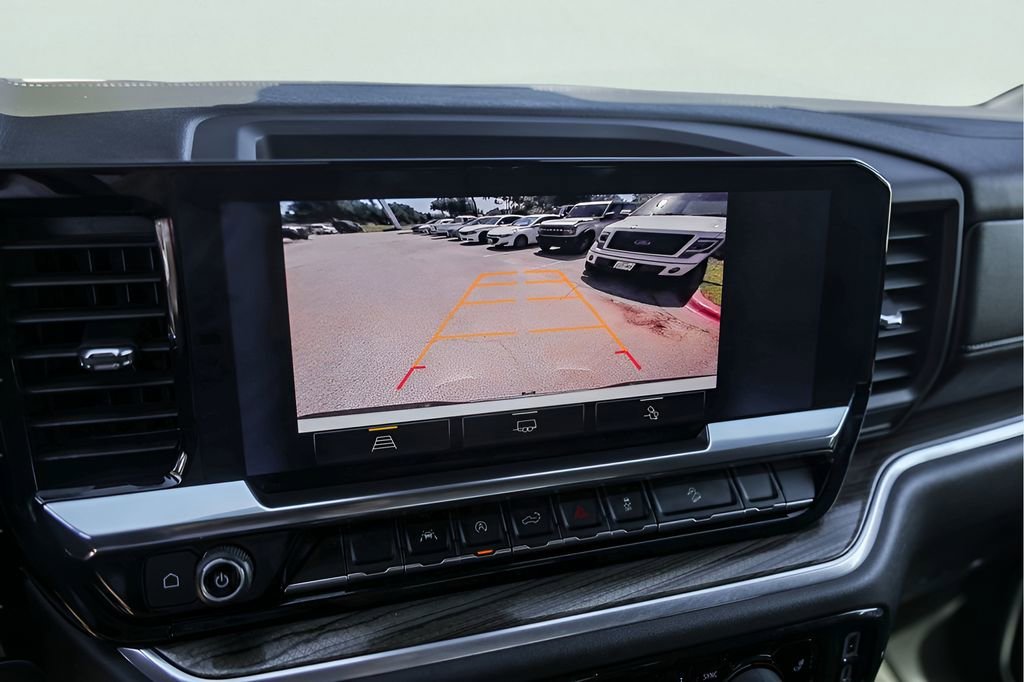Used 2025 Summit White Chevrolet LT image 20