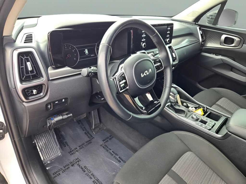 Used 2023 White Kia X-Line EX image 17