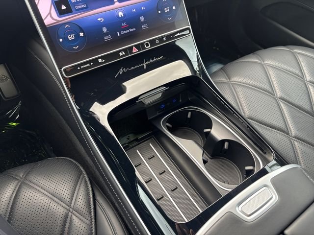 Used 2025 Green Mercedes-Benz Maybach S 580 image 24