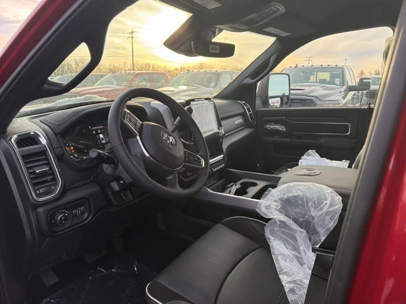 New 2026 Molten Red Pearl-Coat Exterior Paint RAM Laramie image 10