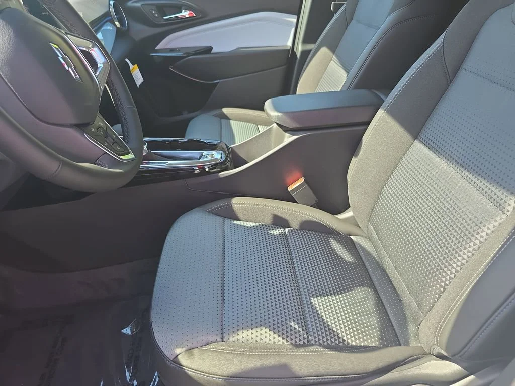 2026 Chevrolet Trax LT - Photo 30