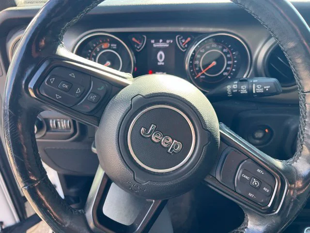 Used 2019 Bright White Clearcoat Jeep Sport S image 9